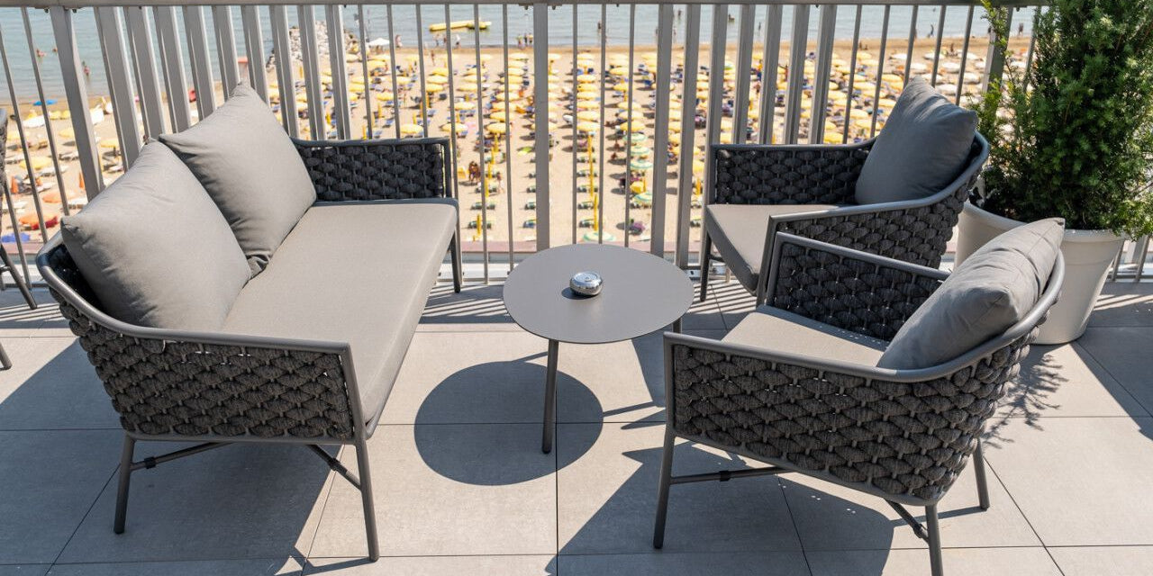 Outdoor Lounge Seating