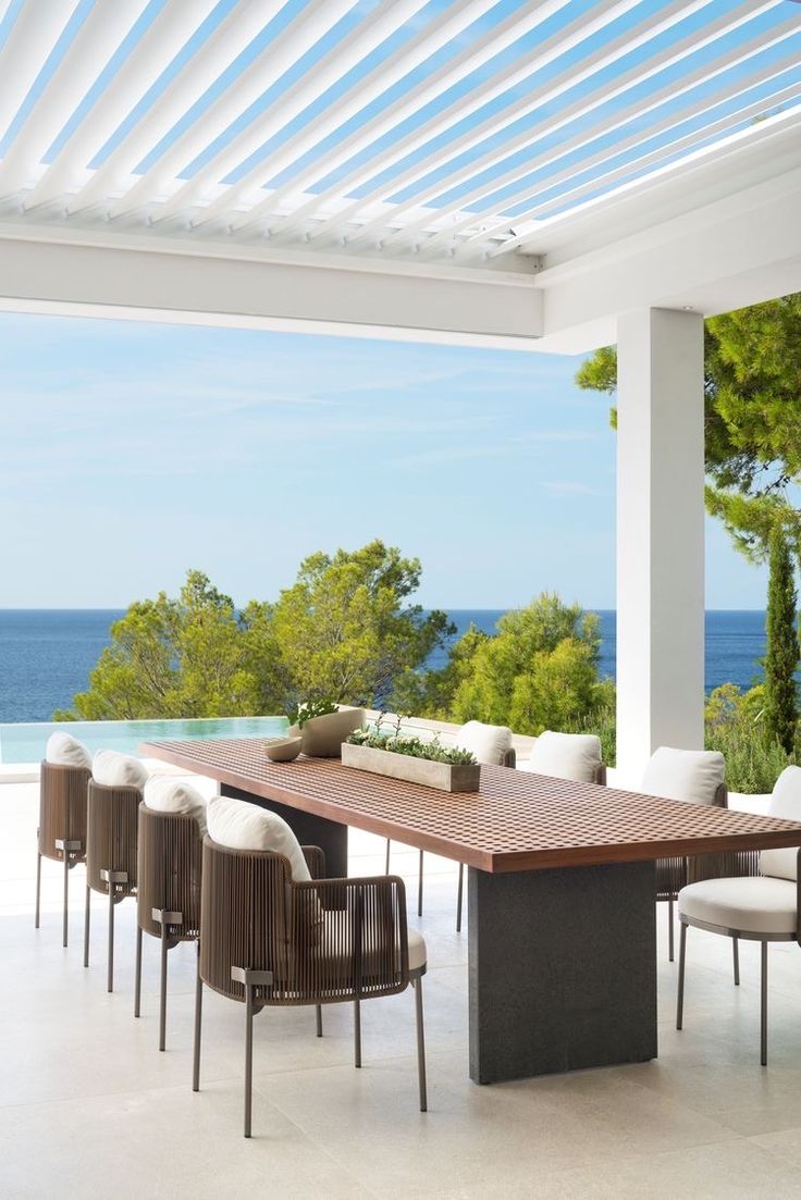 Minotti Quadrado Teak Table