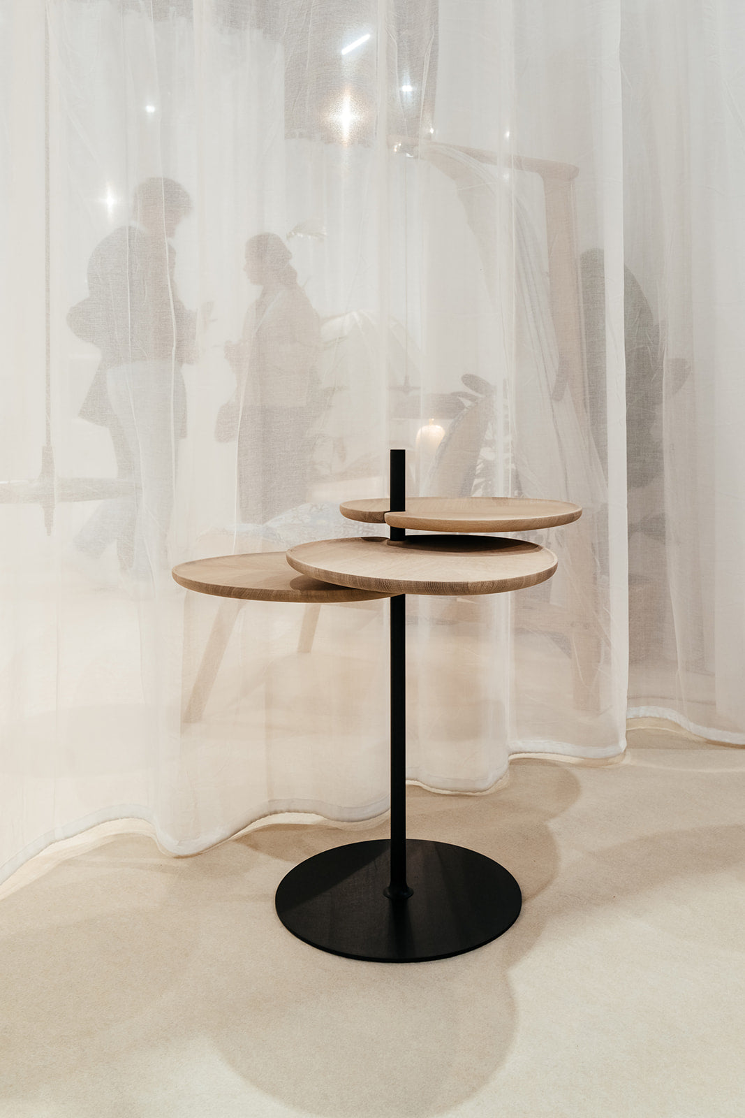 LEAF-1 Round wooden coffee table