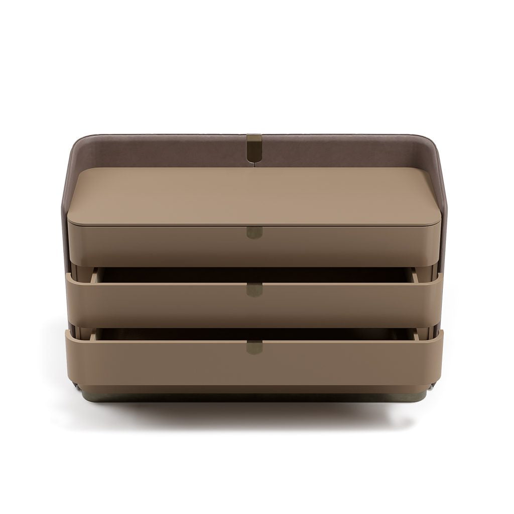 Deluxe Suite Chest Drawer