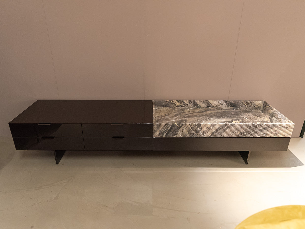 Nova media console