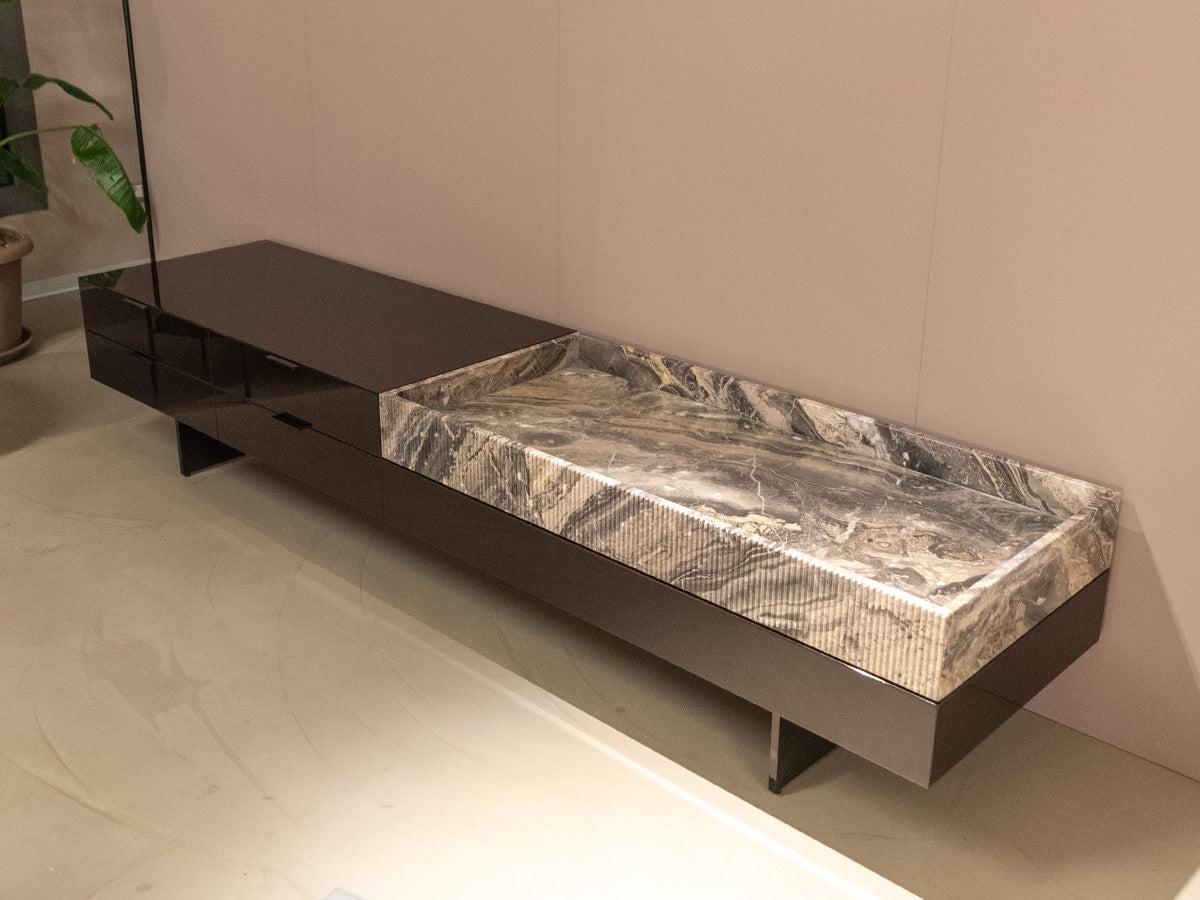 Nova media console