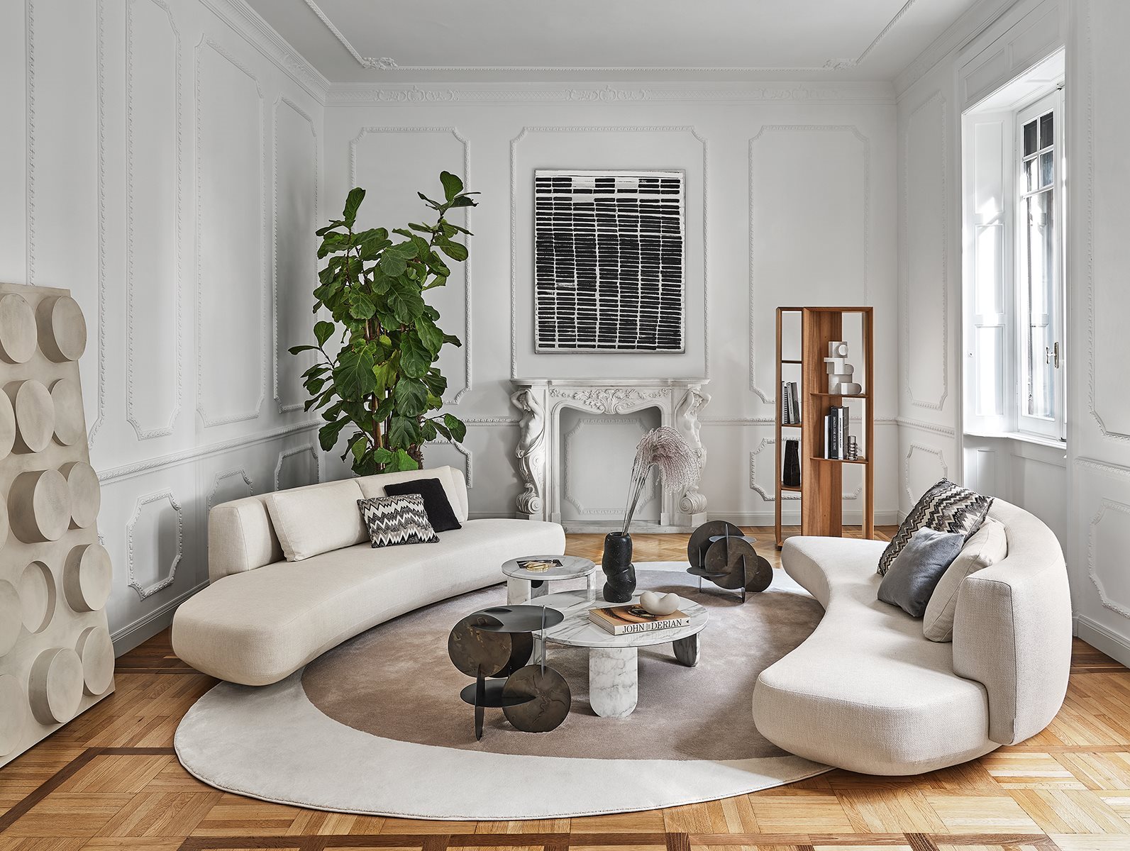 CLEMO Round travertine coffee table