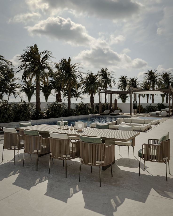 Minotti Quadrado Teak Table