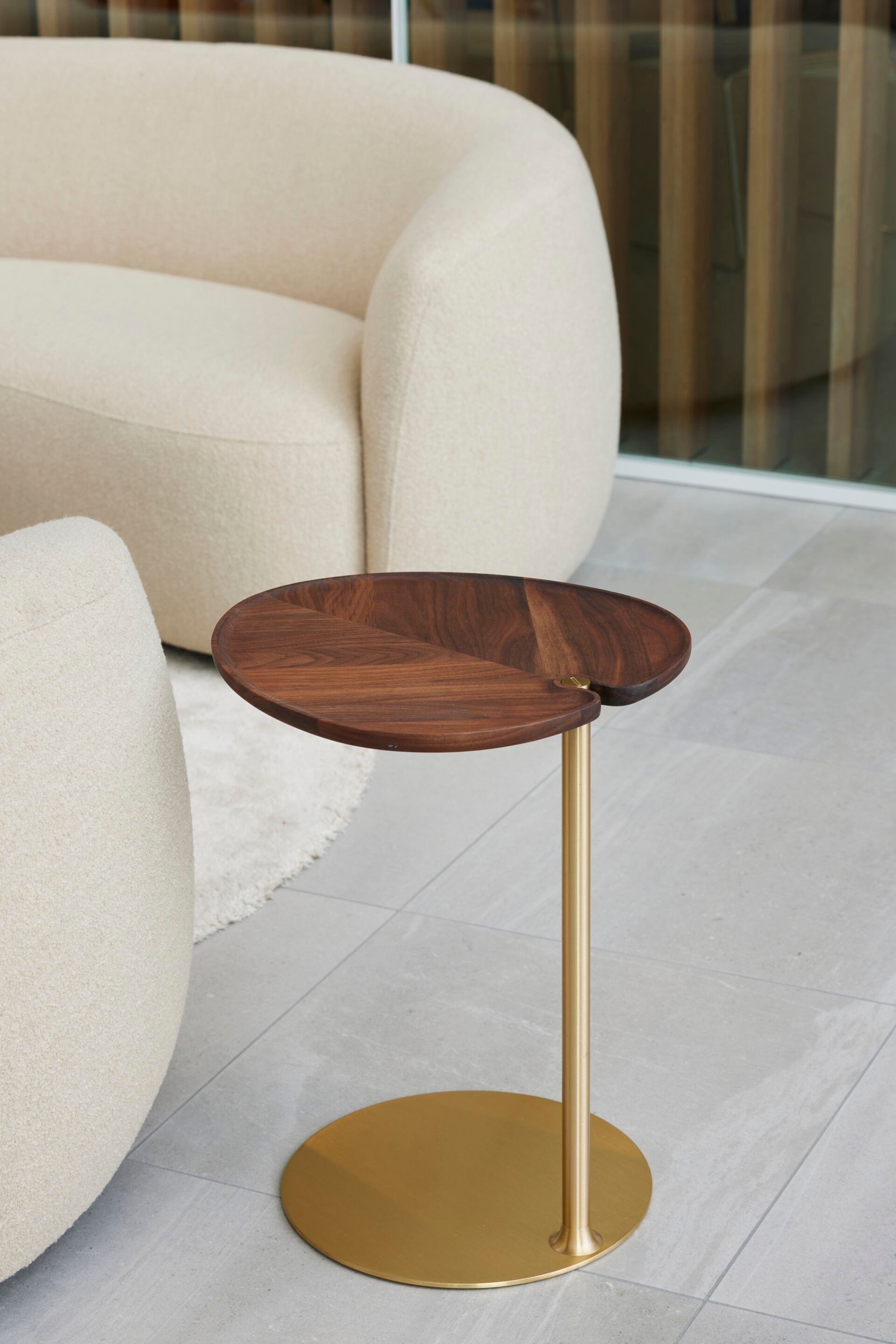 LEAF-1 Round wooden coffee table