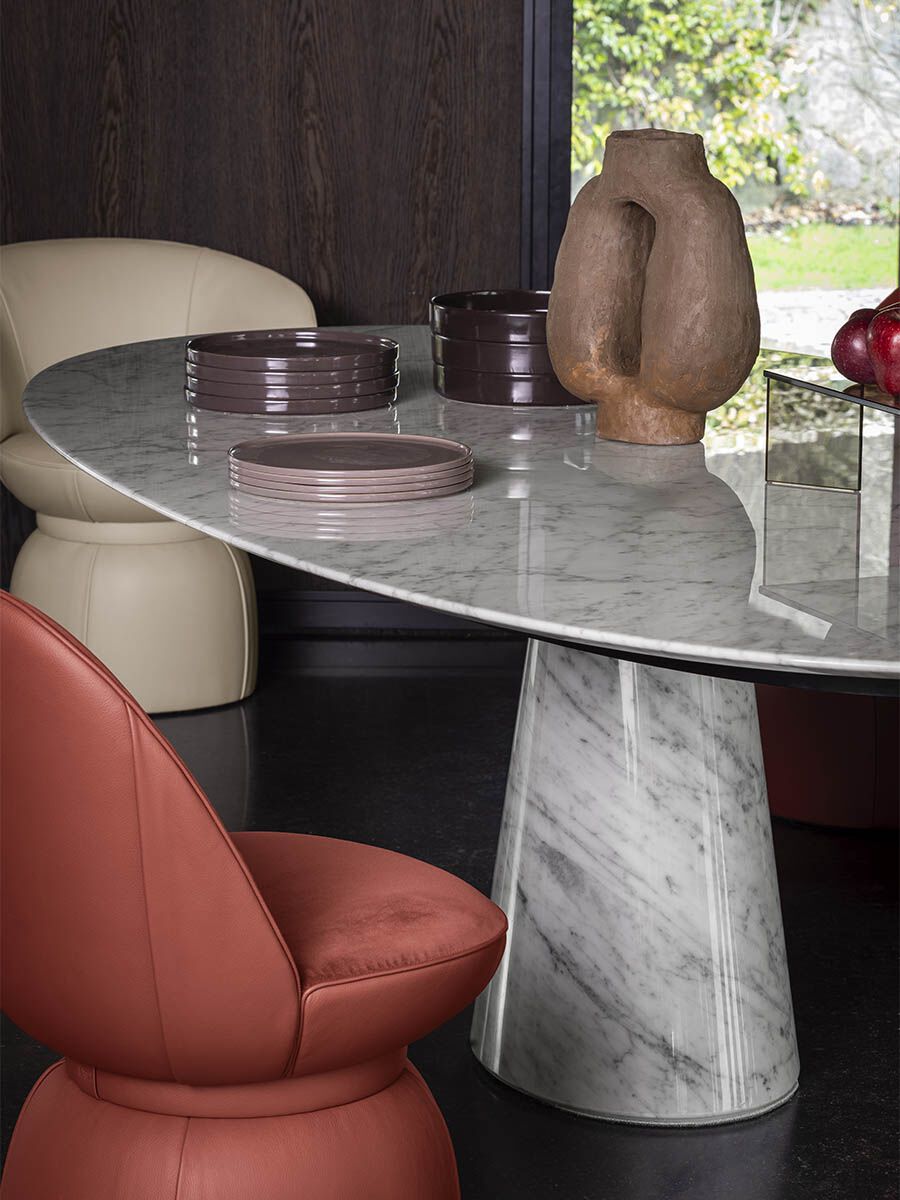 Mesa Ellipse Oval marble table