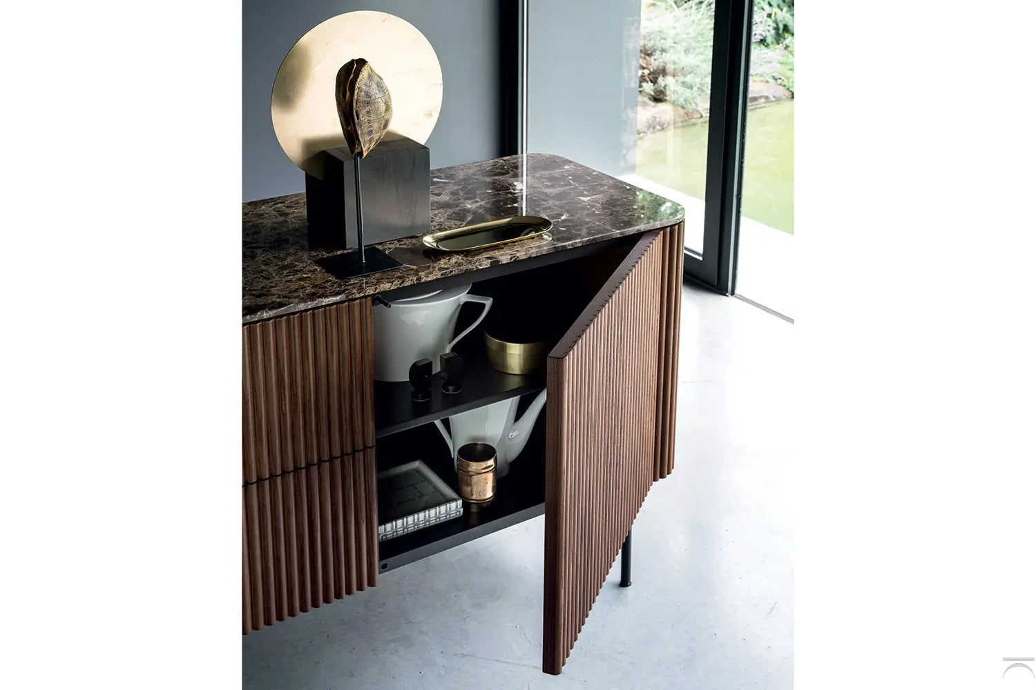 Marcus Emperador Credenza