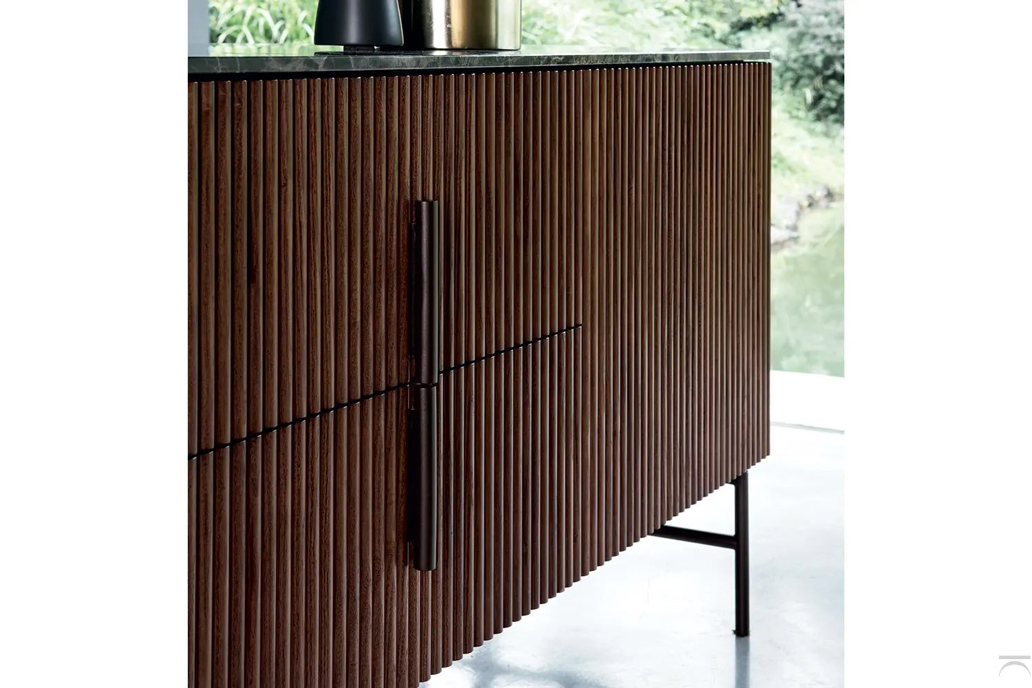 Marcus Emperador Credenza