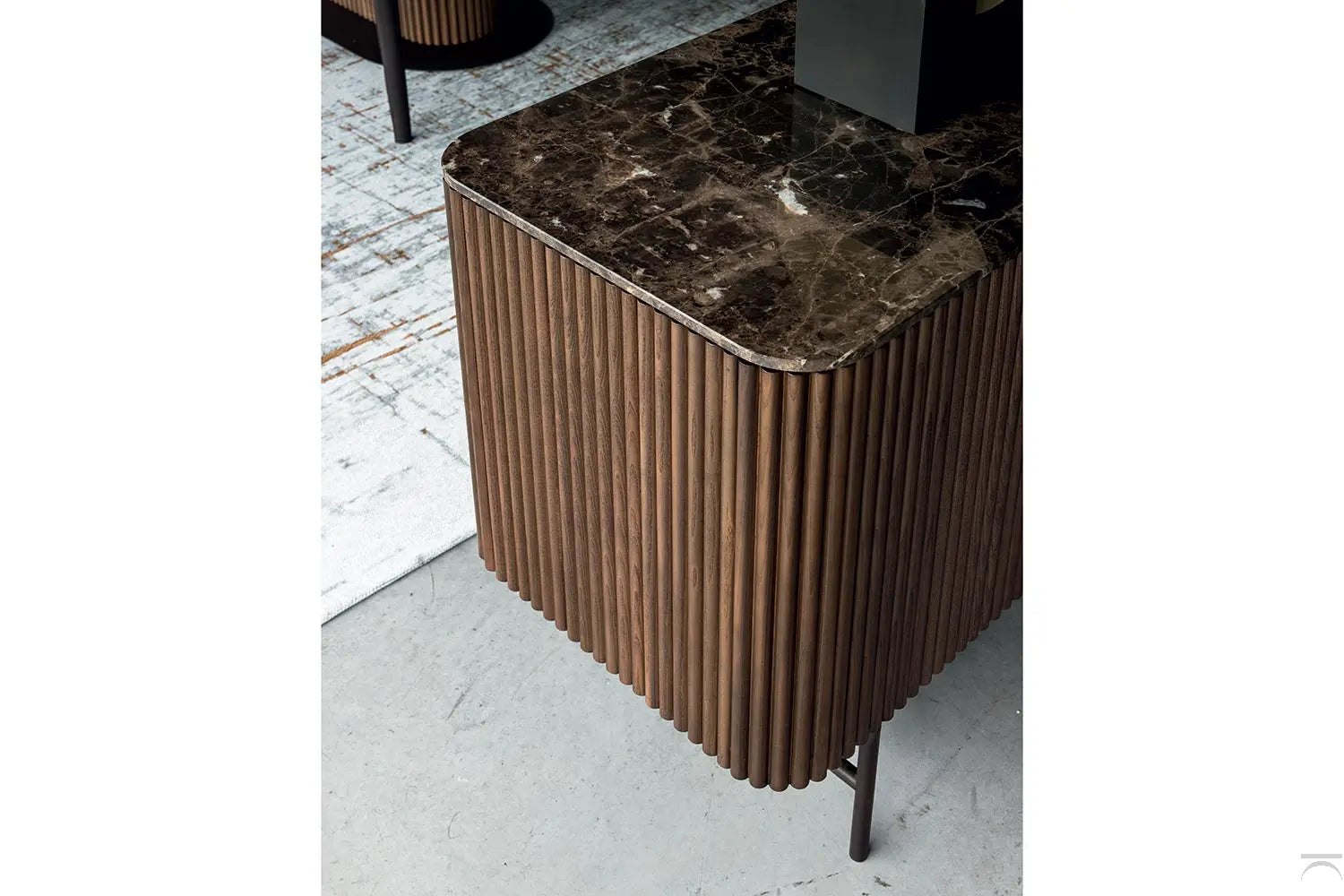 Marcus Emperador Credenza