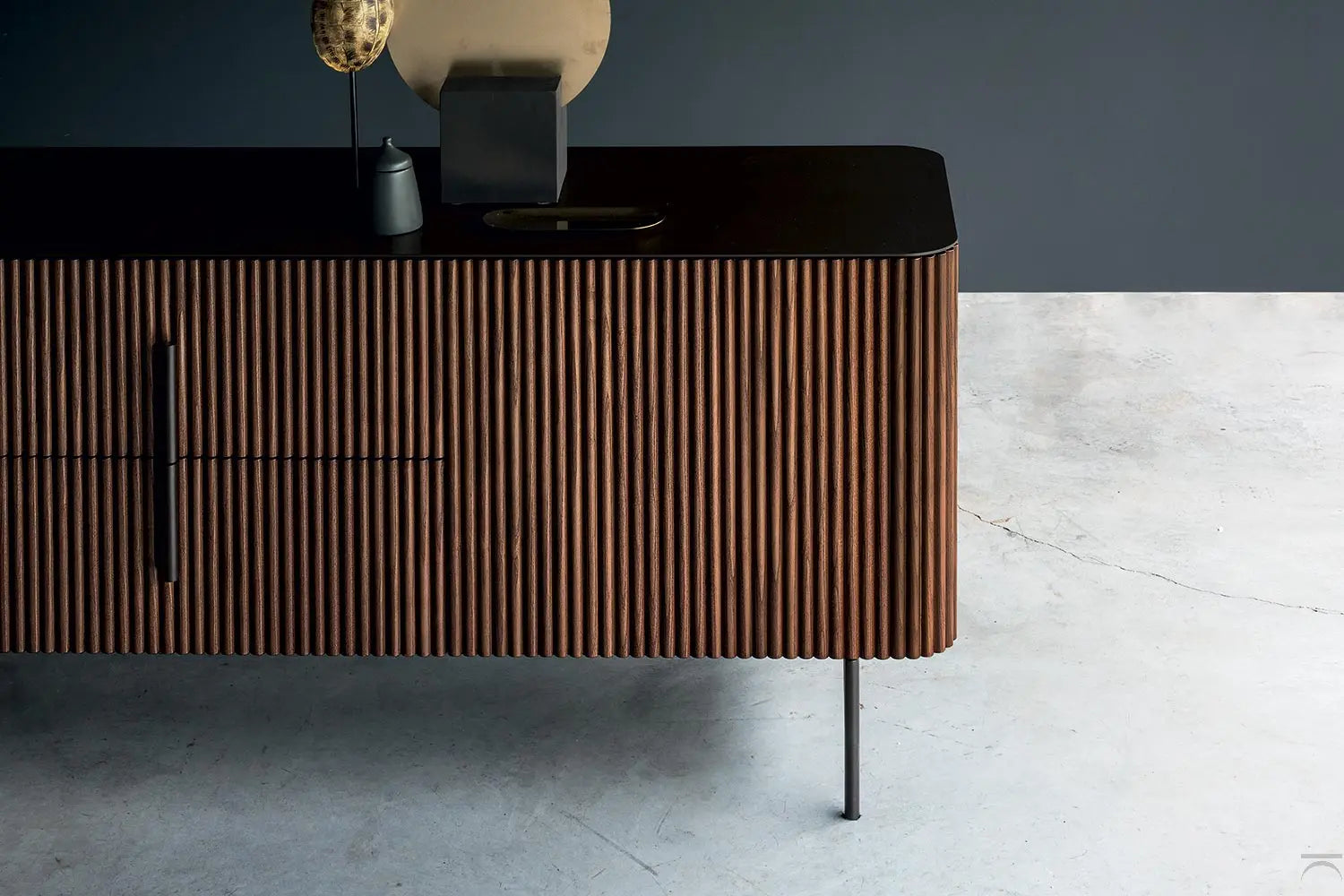 Marcus Emperador Credenza