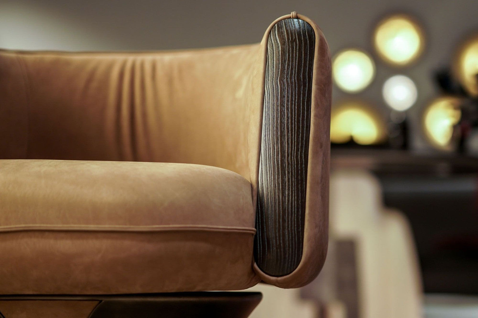 SUSPENCE Swivel armchair with armrests