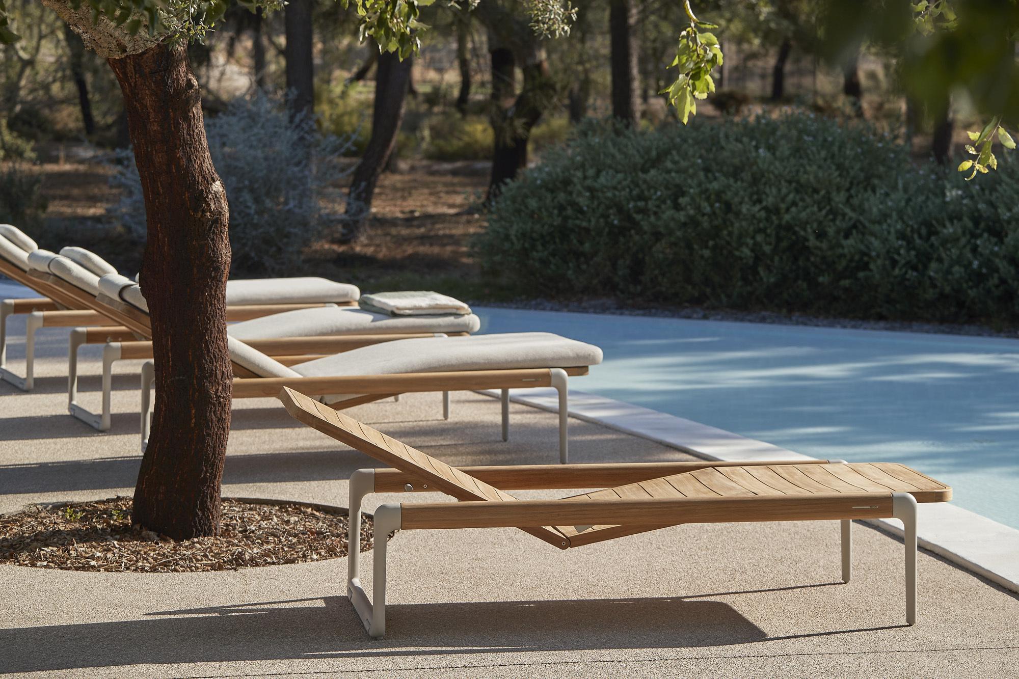Flex Teak Sunbed Outdoor