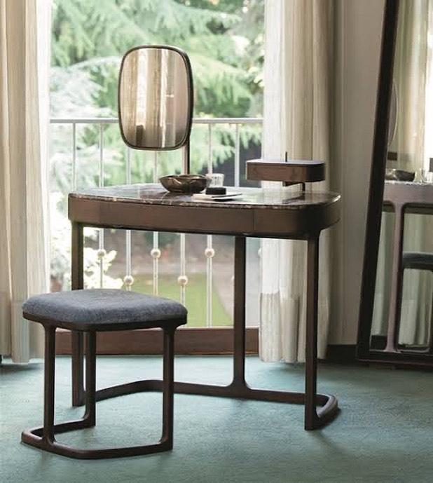 Mascara walnut Dresser Vanity