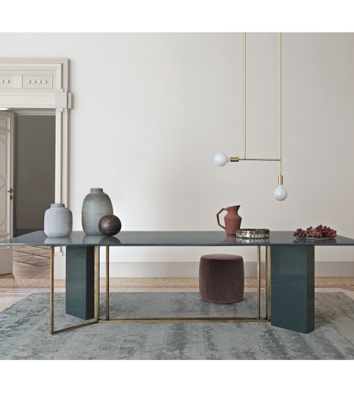 Plinto Brass Dining Table