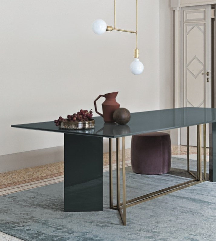 Plinto Brass Dining Table