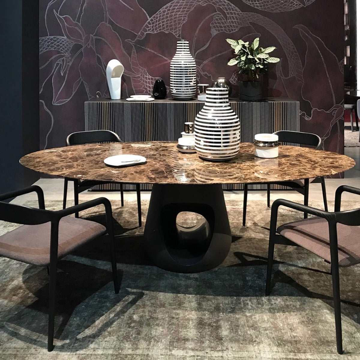 Barbara Dining Table – Jeffsfurniture