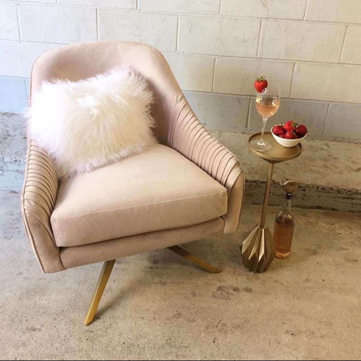 Rabbit & Roar Swivel Chair