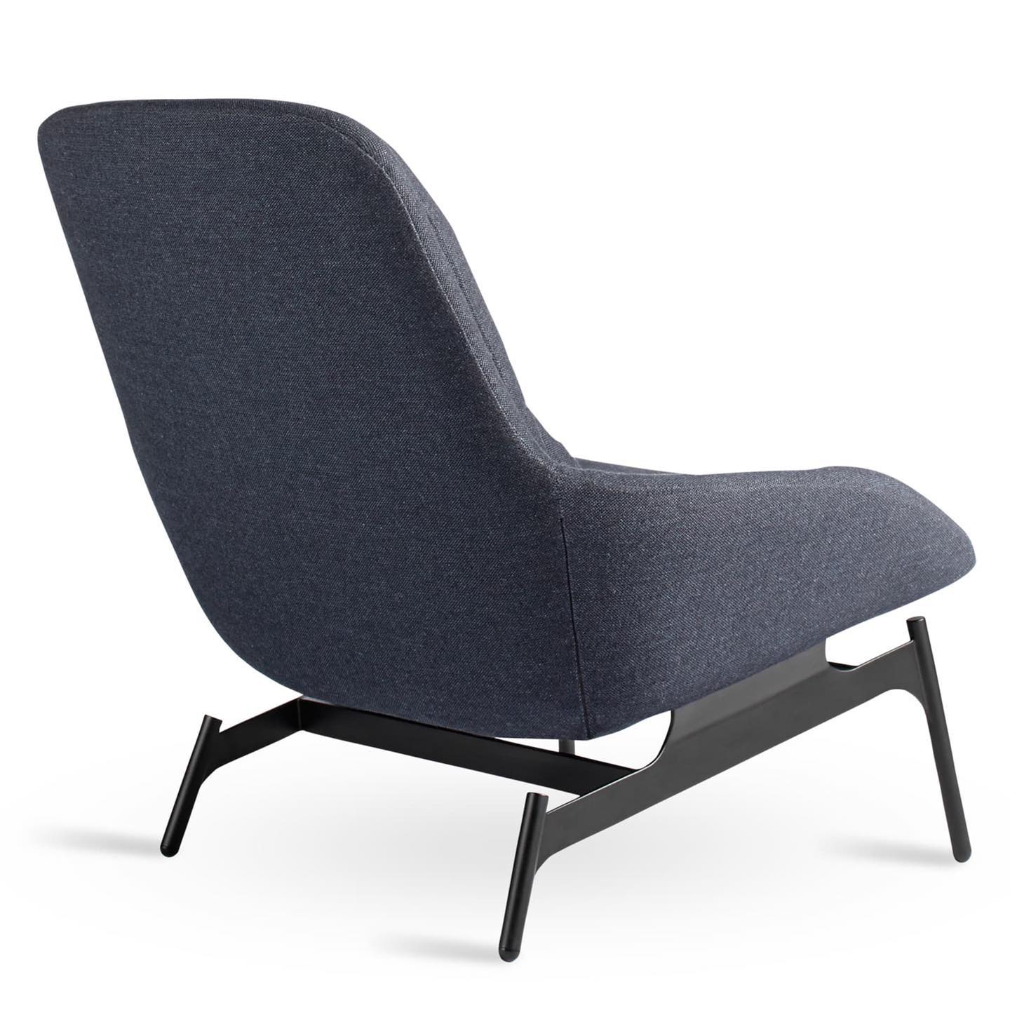Field Lounge Chair