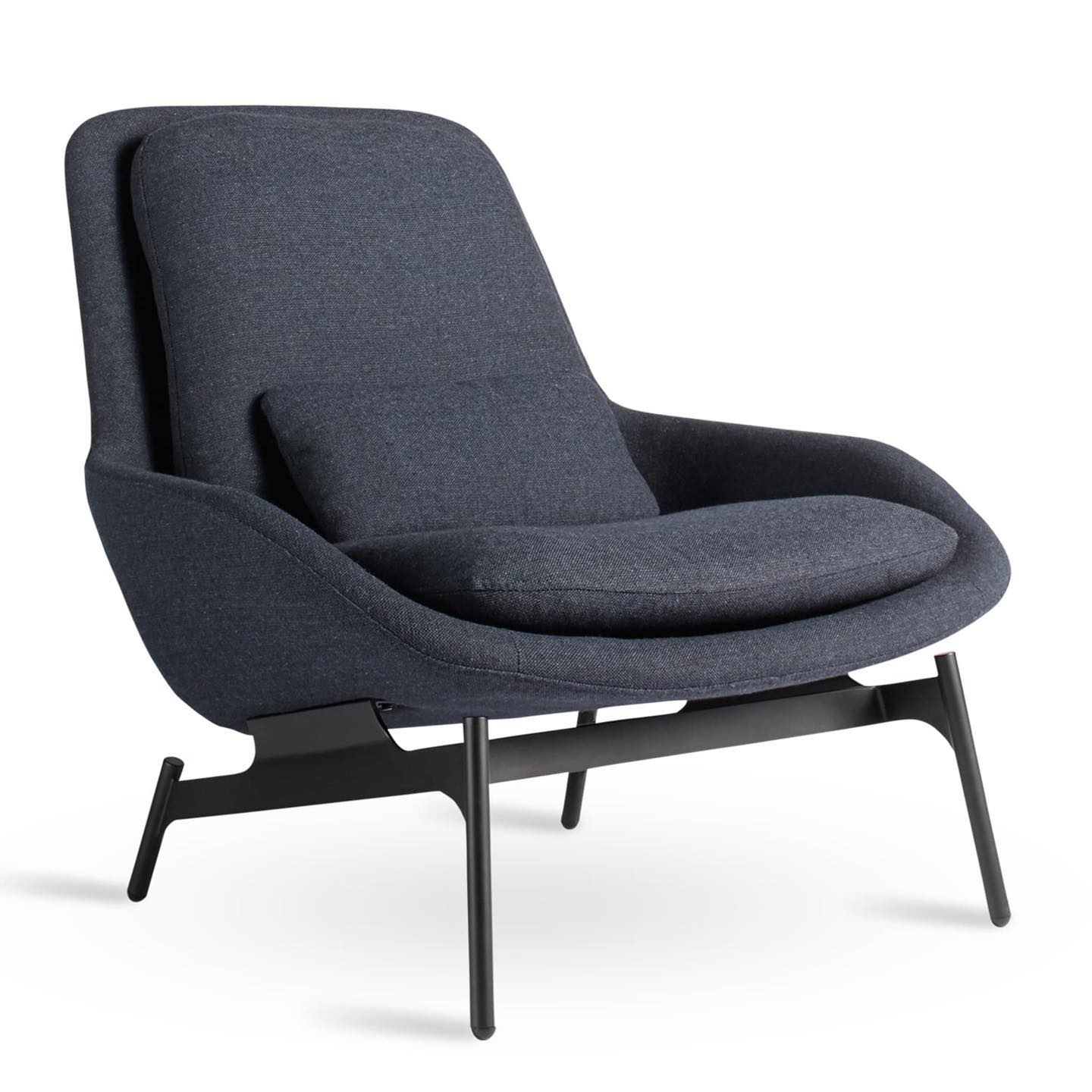 Field Lounge Chair