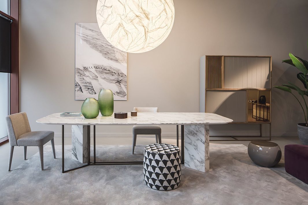 Plinto Marble & Brass Dining Table
